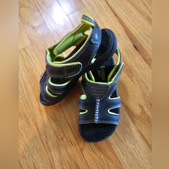 Oshkosh B'gosh sandals - Picture 1 of 4